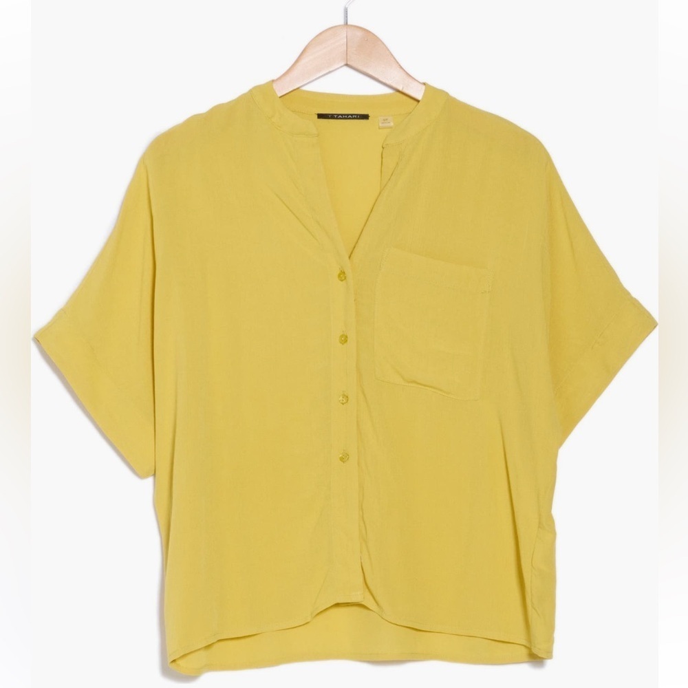 NWT T TAHARI YELLOW SPLIT NECK BUTTON DOWN TOP